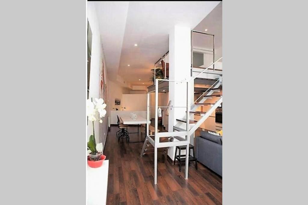 Lujoso Loft A 2Min A Pie Del Casco Historico Apartment Seville Luaran gambar